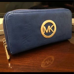 Large Wallet!